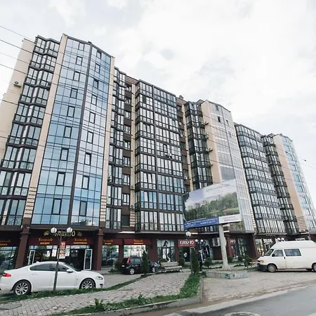Atlant Luxury: Spacious Family Apartment near TC Depot Chernivtsi Exterior photo