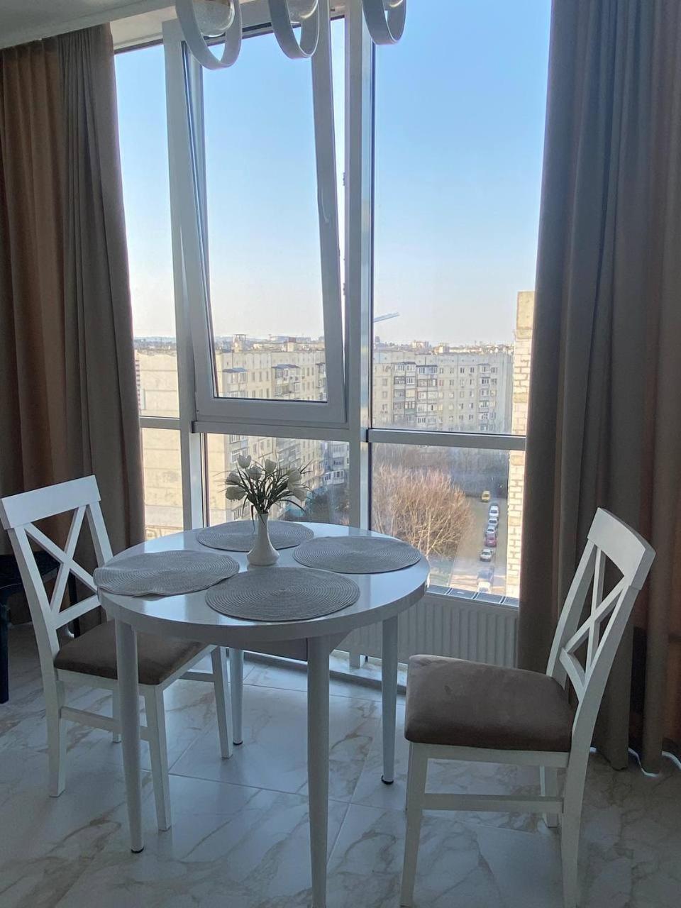 Atlant Luxury: Spacious Family Near Tc Depot Apartment Chernivtsi